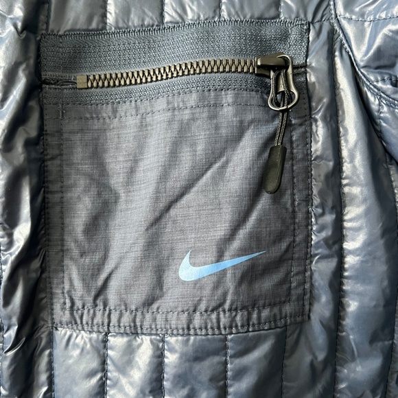 Nike Puffer Jacket - Picture 4 of 7